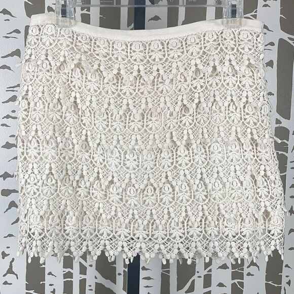 BB Dakota Crochet Tiered Lace Mini Skirt 8 - Picture 1 of 11